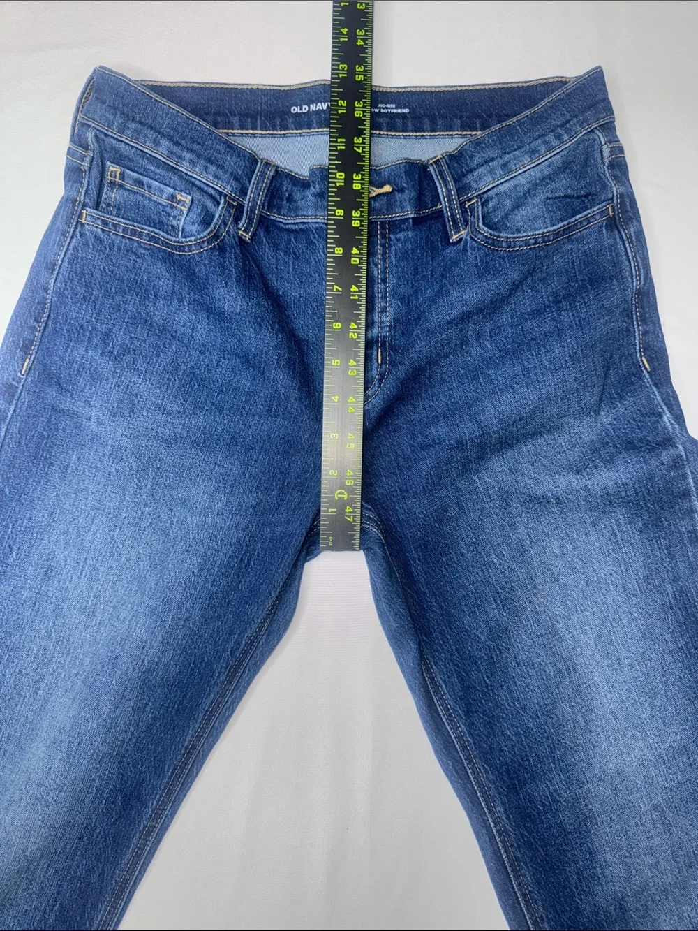 Old Navy Wow Boyfriend Mid-Rise Jeans Women's Size 4 Medium Wash Straight - Picture 4 of 5